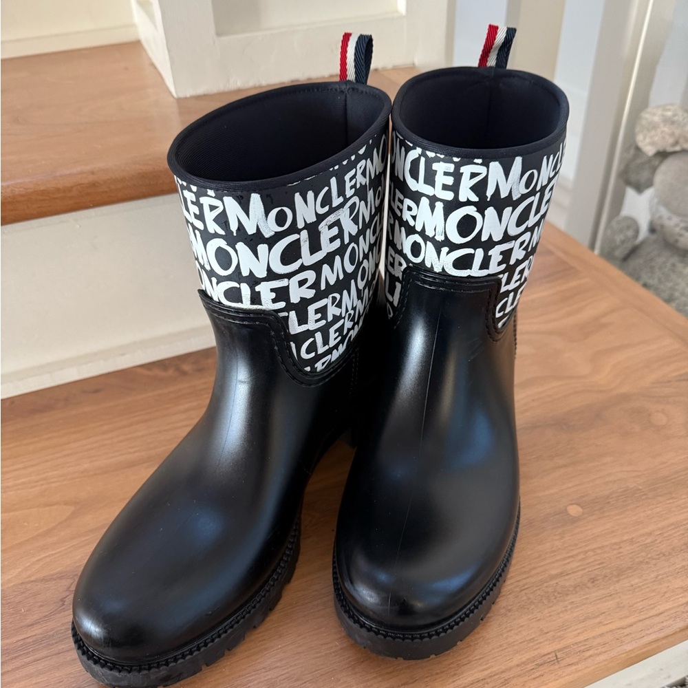 Great condition Moncler Rainboots